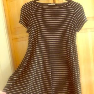 Pockets! Black and yellow dress perfect for fall